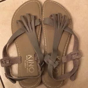 Kino spider sandal size 9